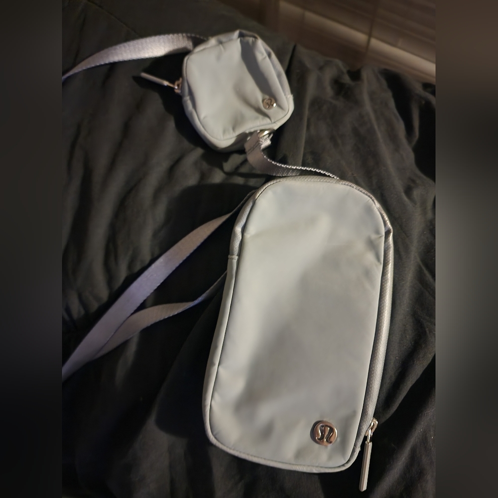 New Lululemon Modular phone cross body bag